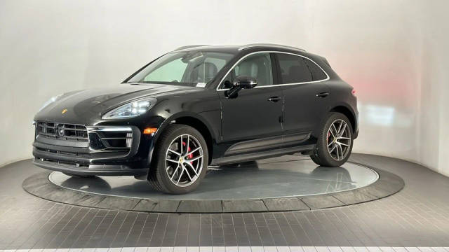 2023 Porsche Macan S AWD photo