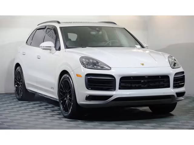 2023 Porsche Cayenne GTS AWD photo