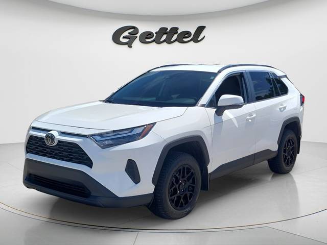 2023 Toyota RAV4 XLE FWD photo