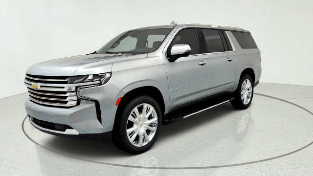 2023 Chevrolet Suburban High Country 4WD photo