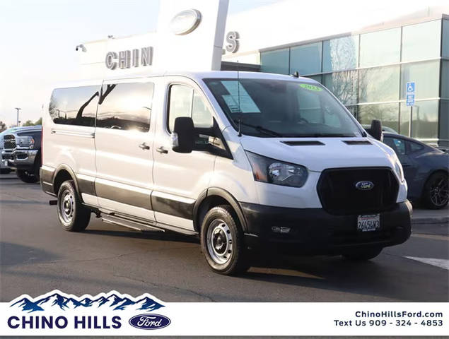 2023 Ford Transit Passenger Wagon XL RWD photo