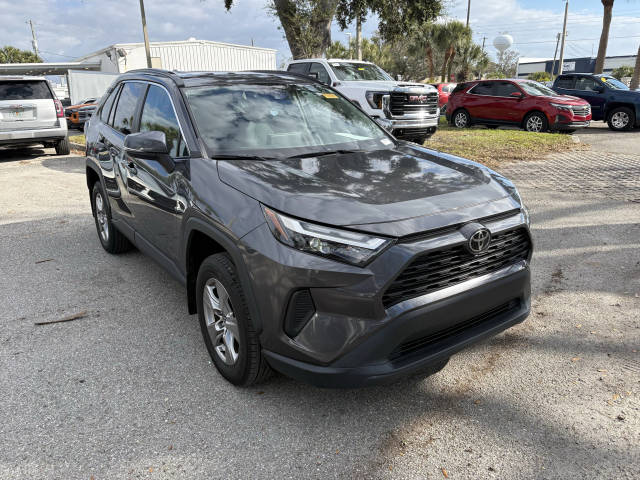 2023 Toyota RAV4 XLE FWD photo