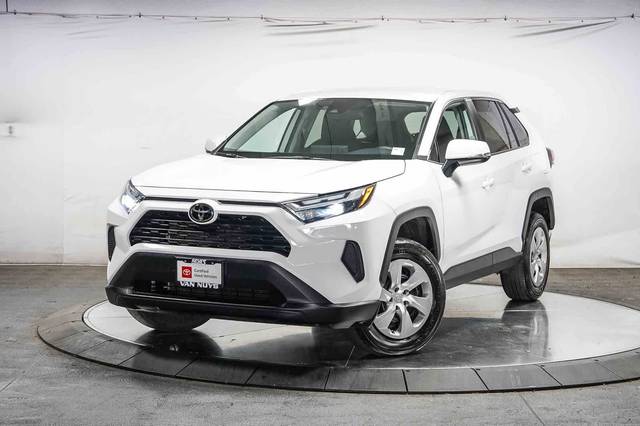 2023 Toyota RAV4 LE FWD photo
