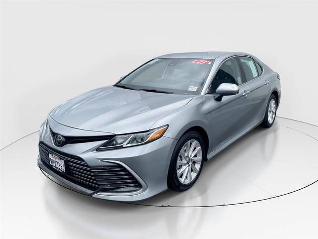 2023 Toyota Camry LE FWD photo