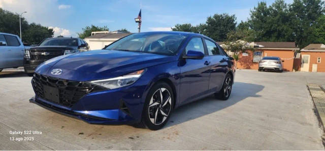 2023 Hyundai Elantra SEL FWD photo