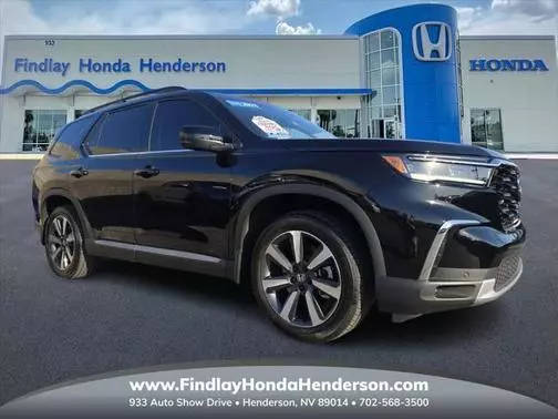 2023 Honda Pilot Touring FWD photo