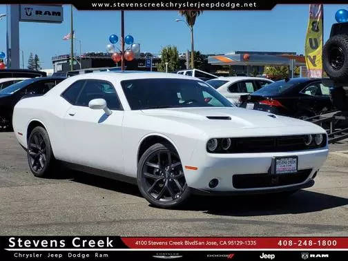 2023 Dodge Challenger SXT RWD photo