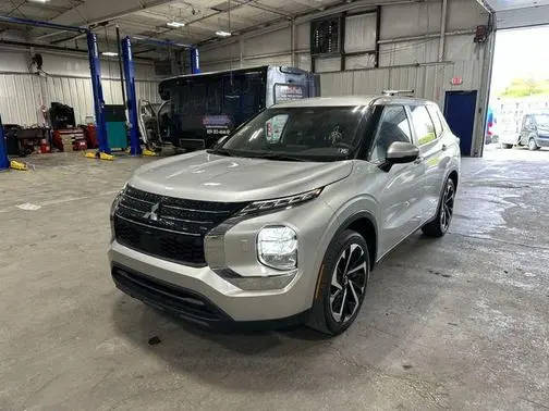 2022 Mitsubishi Outlander ES 4WD photo