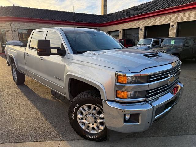 2018 Chevrolet Silverado 3500HD LT 4WD photo
