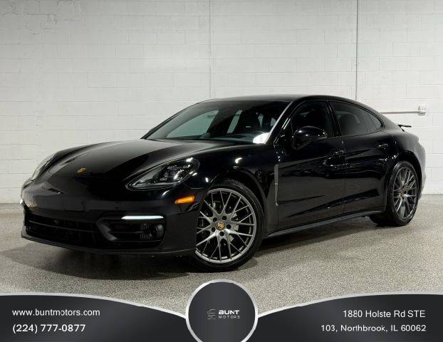 2023 Porsche Panamera  RWD photo