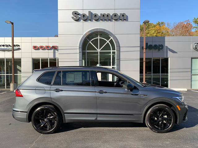 2023 Volkswagen Tiguan SE R-Line Black AWD photo