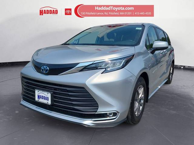 2023 Toyota Sienna XLE AWD photo