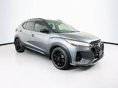 2023 Nissan Kicks SR FWD photo