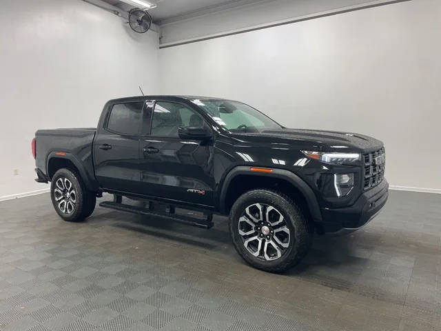 2023 GMC Canyon 4WD AT4 4WD photo