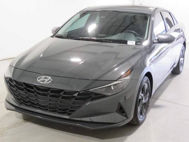 2023 Hyundai Elantra SEL FWD photo