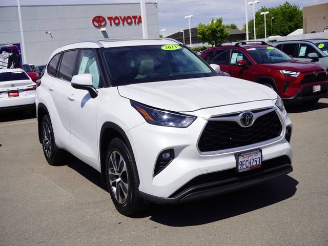 2023 Toyota Highlander XLE AWD photo