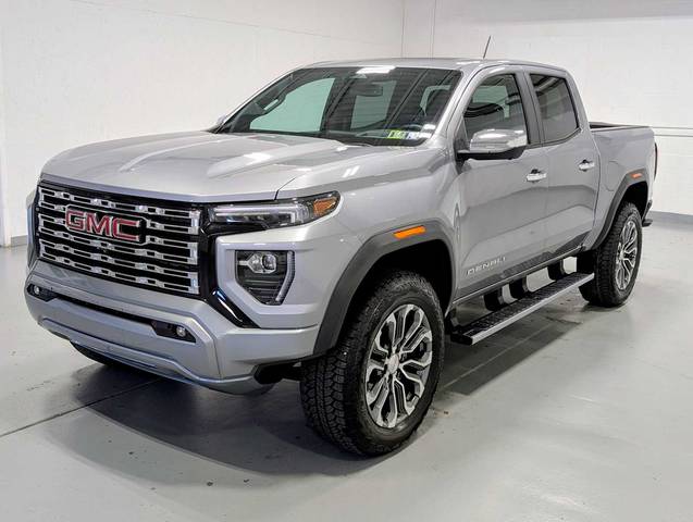 2023 GMC Canyon 4WD Denali 4WD photo