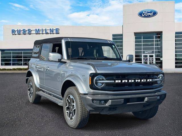 2023 Ford Bronco 4 Door Outer Banks 4WD photo