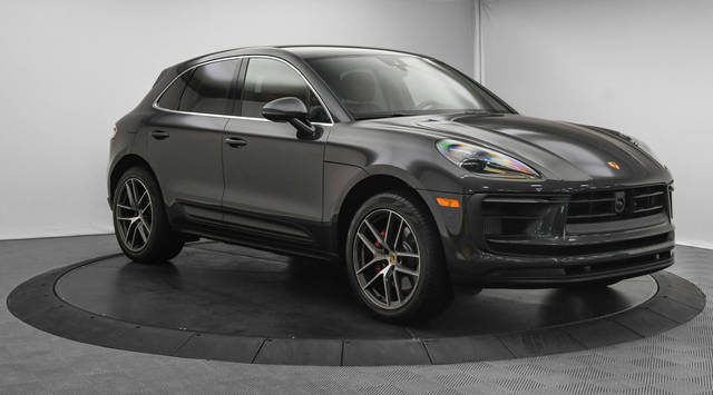 2023 Porsche Macan S AWD photo