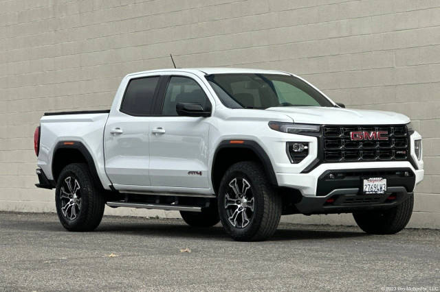 2023 GMC Canyon 4WD AT4 4WD photo