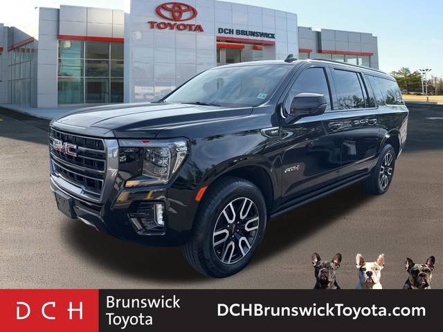 2023 GMC Yukon XL AT4 4WD photo