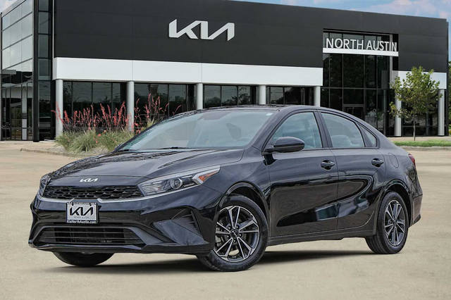 2023 Kia Forte LXS FWD photo