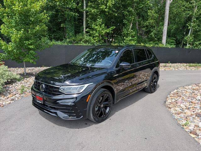 2023 Volkswagen Tiguan SE R-Line Black FWD photo
