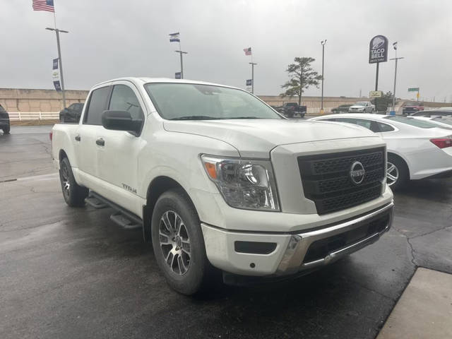 2023 Nissan Titan SV RWD photo