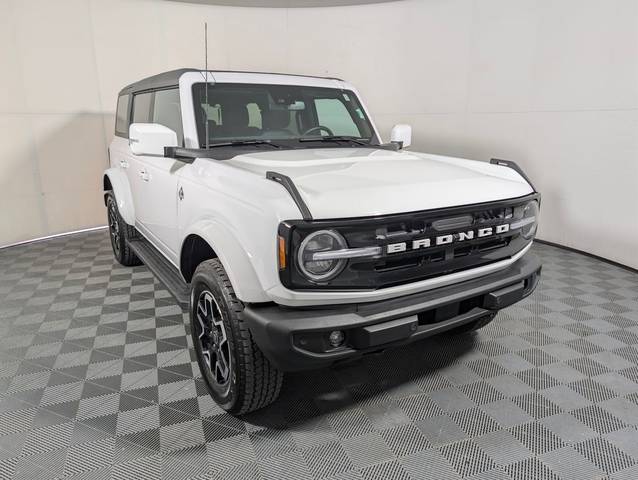 2023 Ford Bronco 4 Door Outer Banks 4WD photo