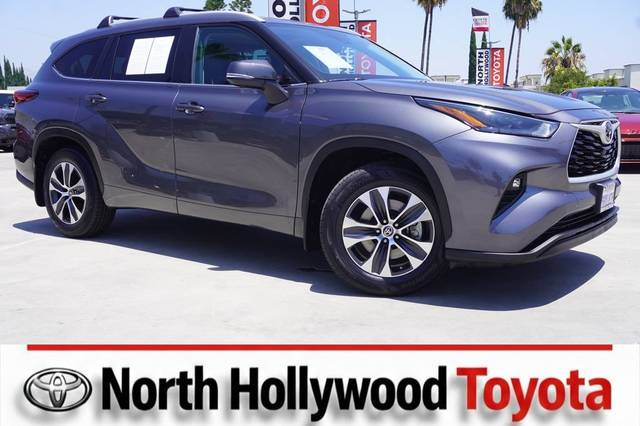 2023 Toyota Highlander XLE FWD photo