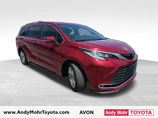 2023 Toyota Sienna Limited FWD photo