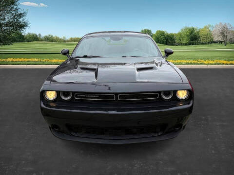 2021 Dodge Challenger SXT RWD photo