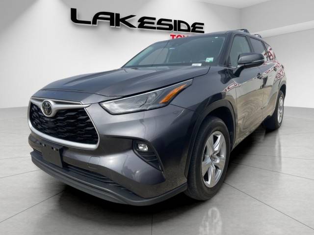 2023 Toyota Highlander LE FWD photo