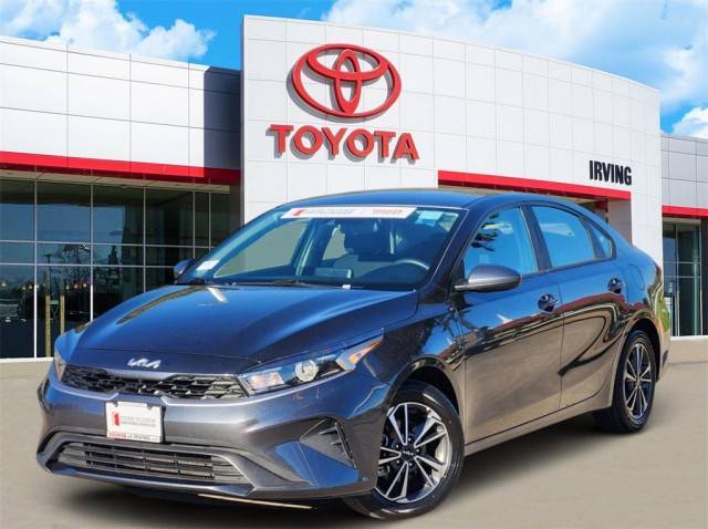 2023 Kia Forte LXS FWD photo