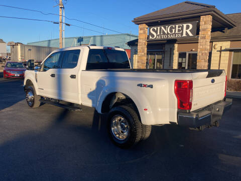 2022 Ford F-350 Super Duty XLT 4WD photo