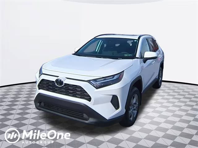 2023 Toyota RAV4 XLE AWD photo