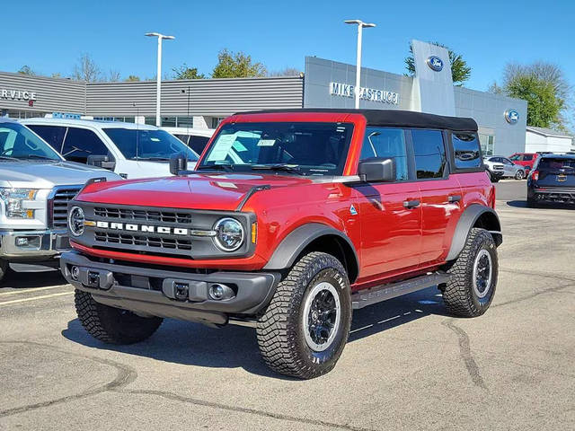 2023 Ford Bronco 4 Door Black Diamond 4WD photo