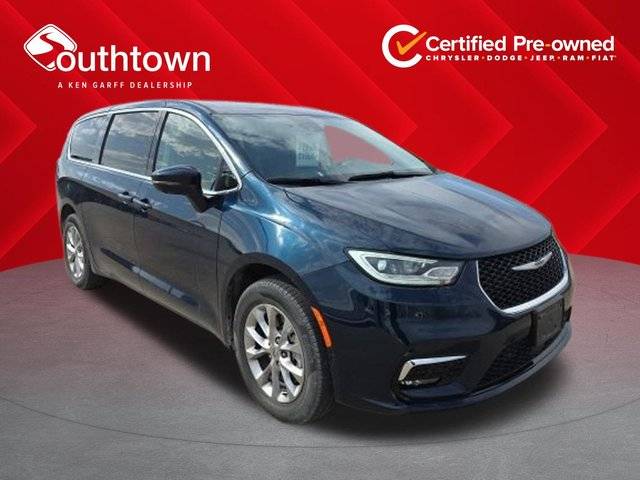 2023 Chrysler Pacifica Minivan Touring L AWD photo