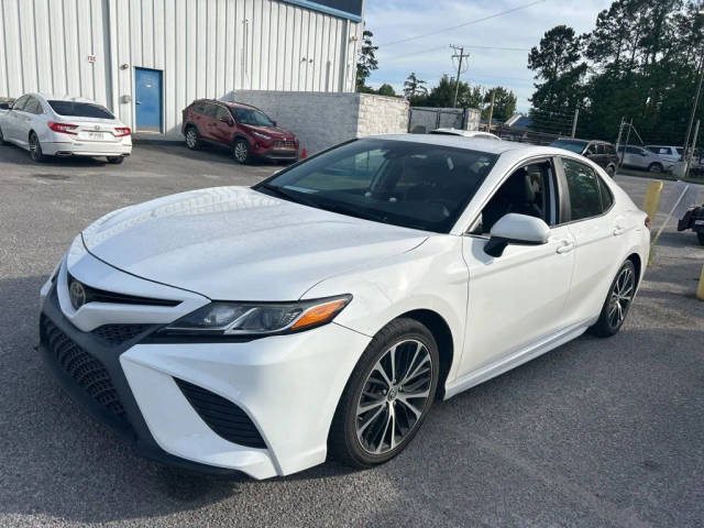 2019 Toyota Camry SE FWD photo