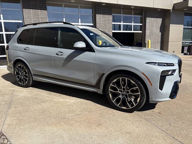 2023 BMW X7 xDrive40i AWD photo