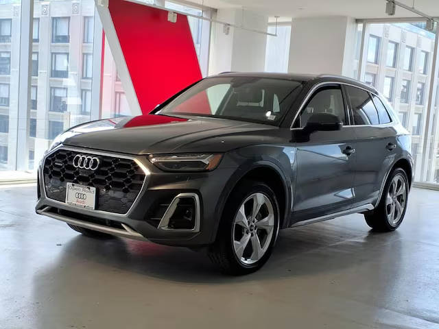 2023 Audi Q5 S line Prestige AWD photo