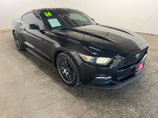 2016 Ford Mustang V6 RWD photo
