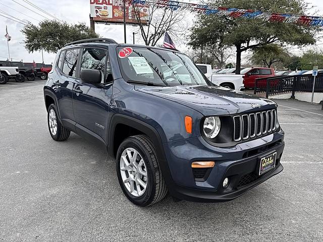 2023 Jeep Renegade Latitude 4WD photo