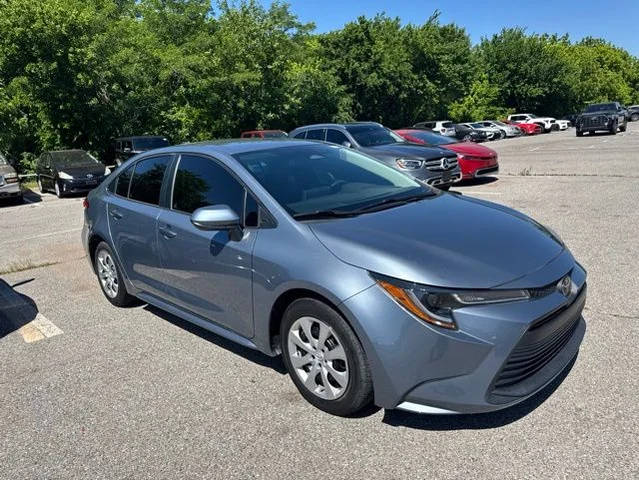 2023 Toyota Corolla LE FWD photo