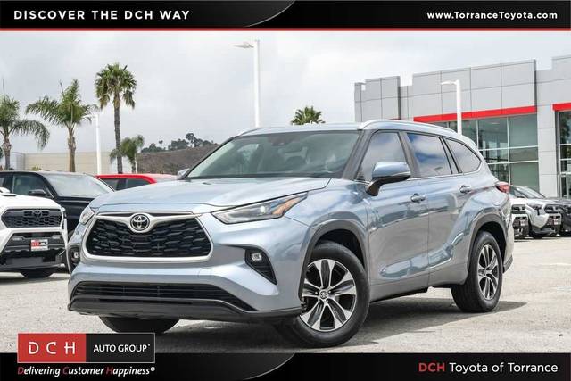 2023 Toyota Highlander XLE FWD photo