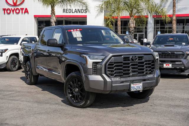2023 Toyota Tundra SR5 4WD photo