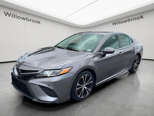 2020 Toyota Camry SE FWD photo