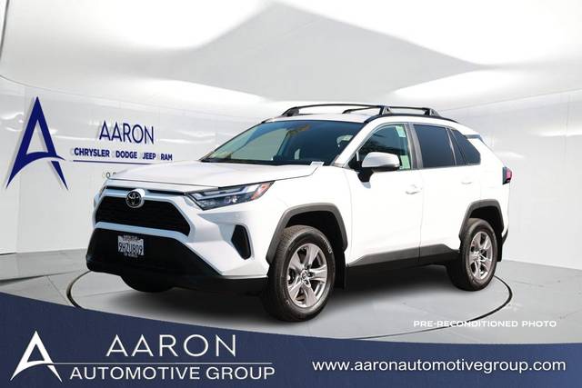 2023 Toyota RAV4 XLE FWD photo
