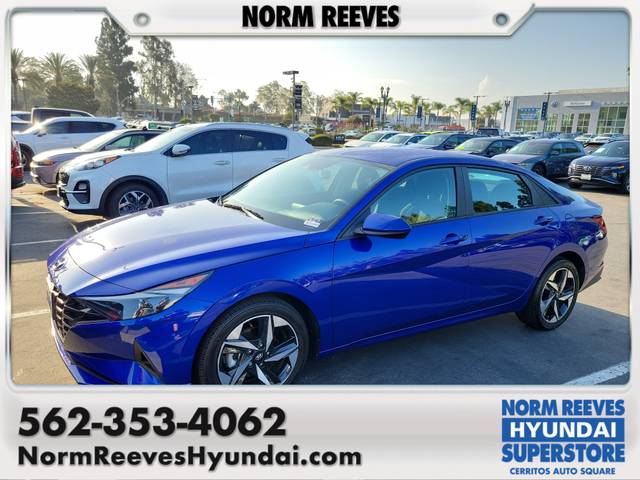 2023 Hyundai Elantra SEL FWD photo