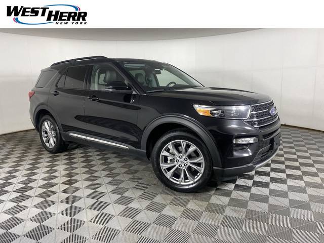 2023 Ford Explorer XLT 4WD photo